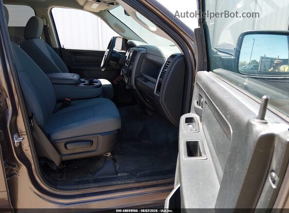 1C6RR7KT7JS295544 2018 RAM 1500 Brown Սալոնի դիմացի տեսք