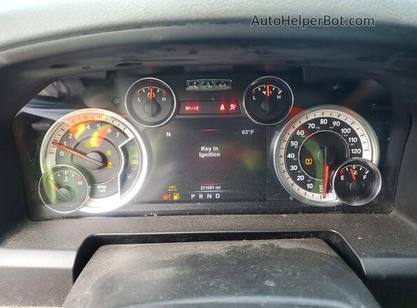 1C6RR7LG2HS600900 2017 RAM 1500 Black Widok zestawu wskaźników