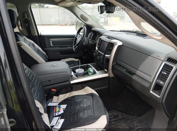 1C6RR7LG2JS257270 2018 RAM 1500 Черный Вид салона спереди