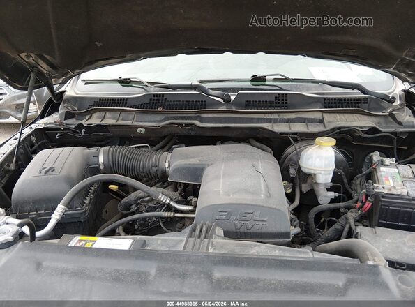 1C6RR7LG2JS257270 2018 RAM 1500 Черный Вид сзади