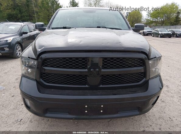 1C6RR7LG2JS257270 2018 RAM 1500 Черный Вид щитка приборов