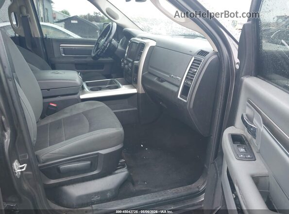 1C6RR7LG3GS131945 2016 RAM 1500 Серый Вид салона спереди