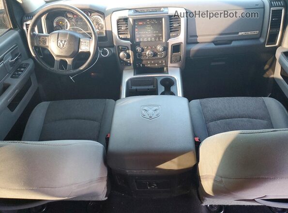 1C6RR7LG5HS509460 2017 RAM 1500 Серый Вид панели приборов