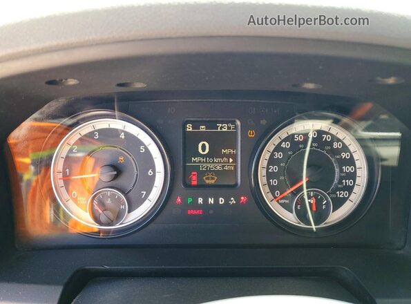 1C6RR7LG5HS685053 2017 RAM 1500 Белый Вид щитка приборов