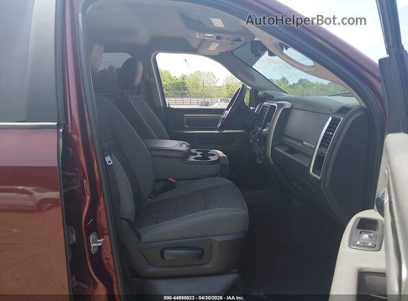 1C6RR7LG7JS108367 2018 RAM 1500 Red Widok wnętrza z przodu