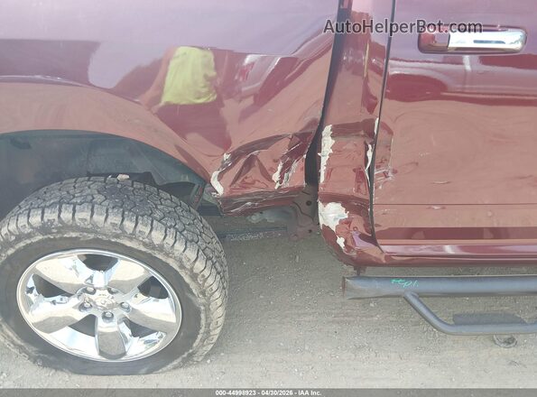 1C6RR7LG7JS108367 2018 RAM 1500 Red Widok z przodu
