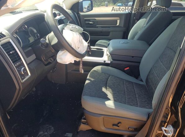 1C6RR7LG9LS140174 2020 RAM 1500 Black Widok wnętrza z przodu