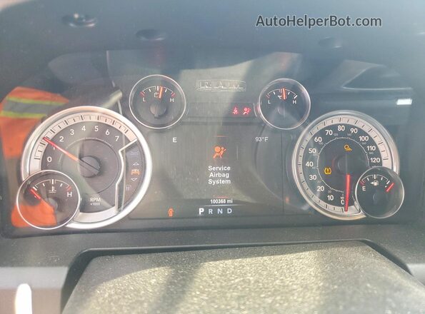 1C6RR7LGXJS263821 2018 RAM 1500 Бордовый Вид щитка приборов