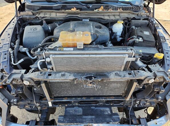 1C6RR7LM1JS354532 2018 RAM 1500 Blue Rear interior view