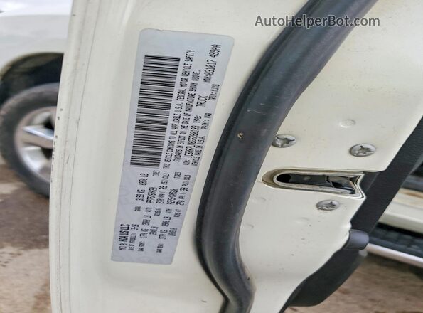 1C6RR7LM6GS260199 2016 RAM 1500 White Engine compartment view