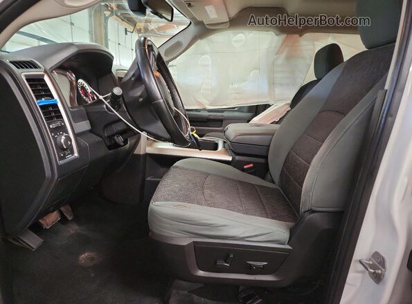 1C6RR7LT2GS152203 2016 RAM 1500 White Vista interior delantera