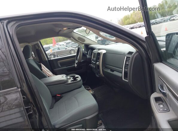 1C6RR7LT2HS669549 2017 RAM 1500 Черный Вид салона спереди
