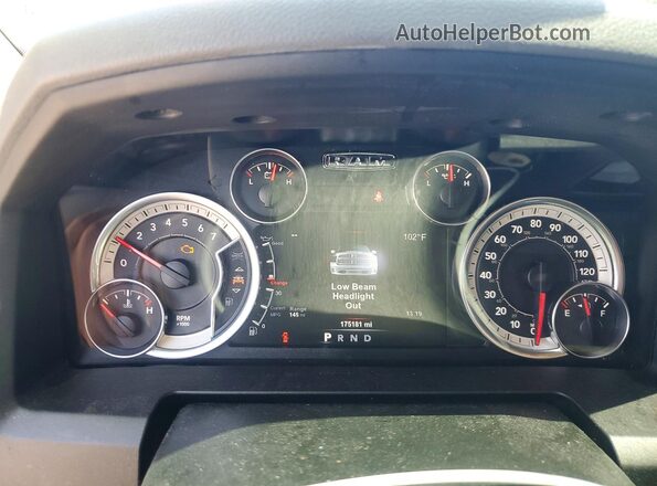 1C6RR7LT2JS316167 2018 RAM 1500 Blue Vista del cuadro de instrumentos