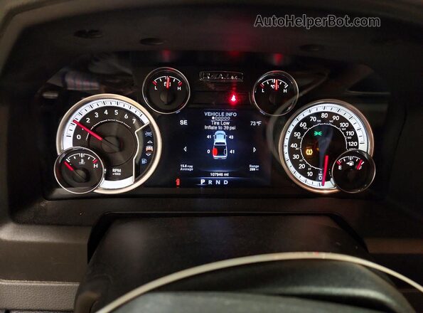 1C6RR7LT3GS331088 2016 RAM 1500 Черный Вид щитка приборов