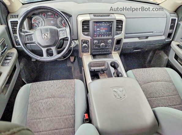 1C6RR7LT3JS343538 2018 RAM 1500 Синий Вид панели приборов