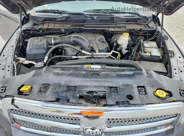 1C6RR7LT5JS268020 2018 RAM 1500 Gray Vista interior trasera