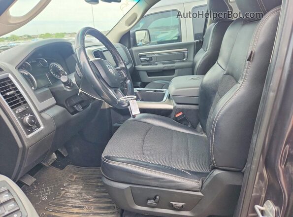 1C6RR7LT5JS268020 2018 RAM 1500 Gray Vista interior delantera