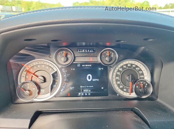 1C6RR7MT5HS829423 2017 RAM 1500 Серый Вид щитка приборов