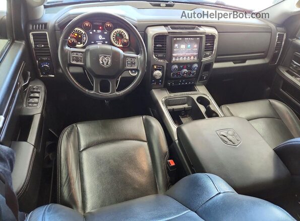 1C6RR7MTXGS349733 2016 RAM 1500 Black Widok deski rozdzielczej