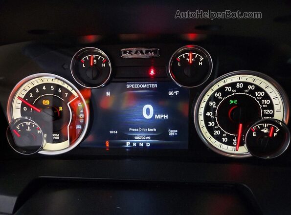 1C6RR7MTXGS349733 2016 RAM 1500 Black Widok zestawu wskaźników