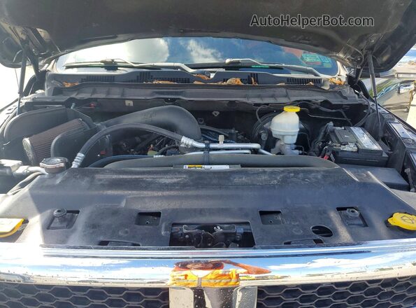 1C6RR7NT4JS148898 2018 RAM 1500 Black Սալոնի հետևի տեսք