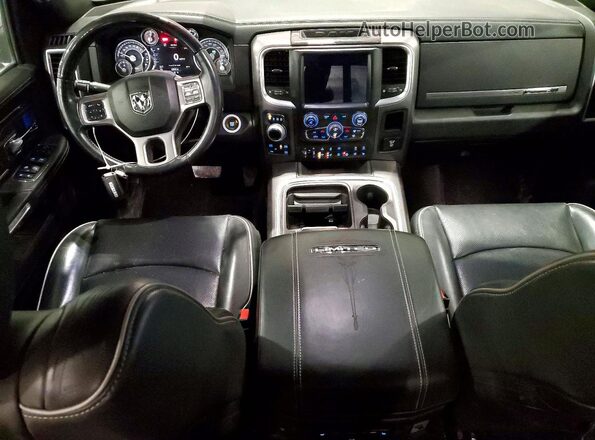 1C6RR7PT9JS113223 2018 RAM 1500 Maroon Widok deski rozdzielczej