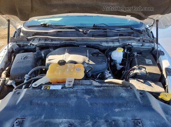 1C6RR7SMXJS298351 2018 DODGE RAM White Widok wnętrza z tyłu