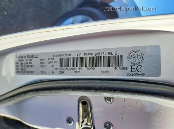 1C6RR7SMXJS298351 2018 DODGE RAM White Widok komory silnika