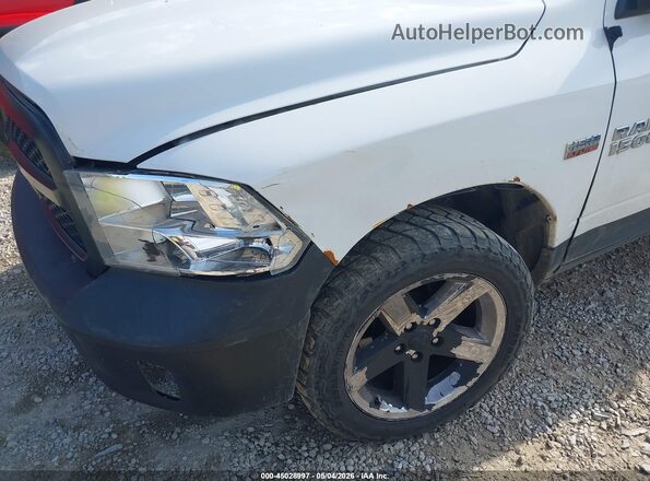 1C6RR7ST0JS206347 2018 RAM 1500 White Widok z przodu
