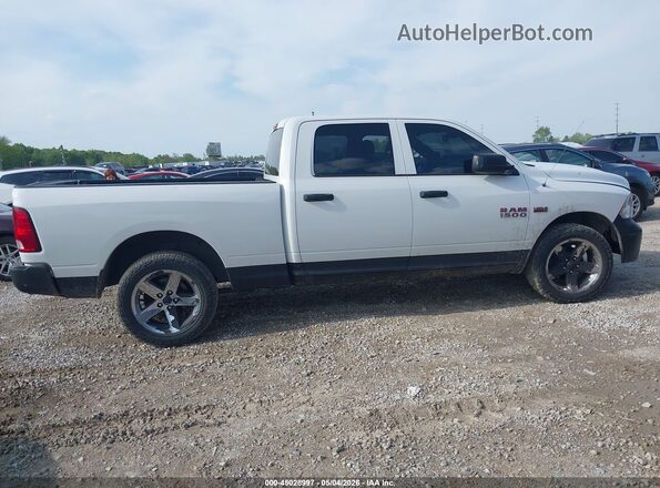 1C6RR7ST0JS206347 2018 RAM 1500 White Widok wnętrza z tyłu