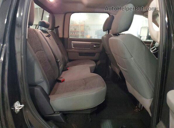 1C6RR7TT3JS165839 2018 RAM 1500 Черный Вид задних сидений