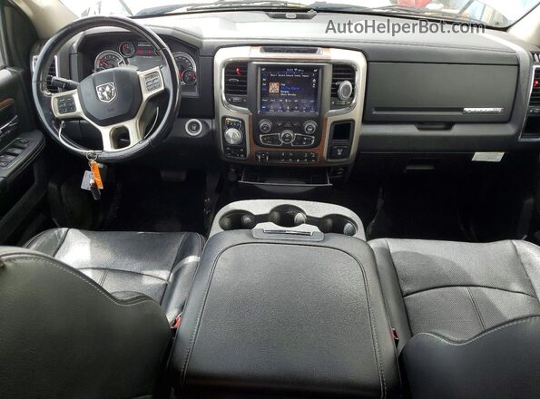 1C6RR7VM9JS243188 2018 RAM 1500 Silver Vista del salpicadero