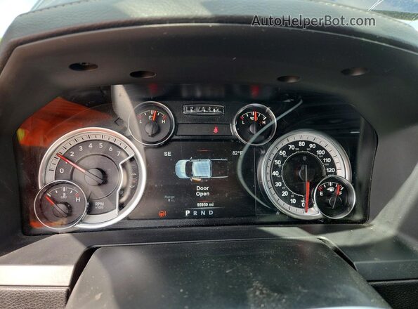 1C6RR7VT1JS133582 2018 RAM 1500 Blue ხელსაწყოთა პანელის ხედი