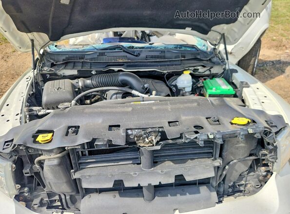 1C6RR7VT8GS318480 2016 RAM 1500 Белый Вид задней части салона