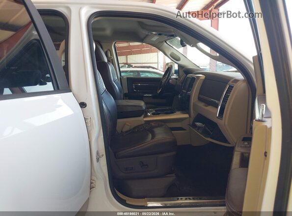 1C6RR7WM4GS173784 2016 RAM 1500 White Widok wnętrza z przodu