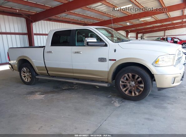 1C6RR7WM4GS173784 2016 RAM 1500 White Widok wnętrza z tyłu