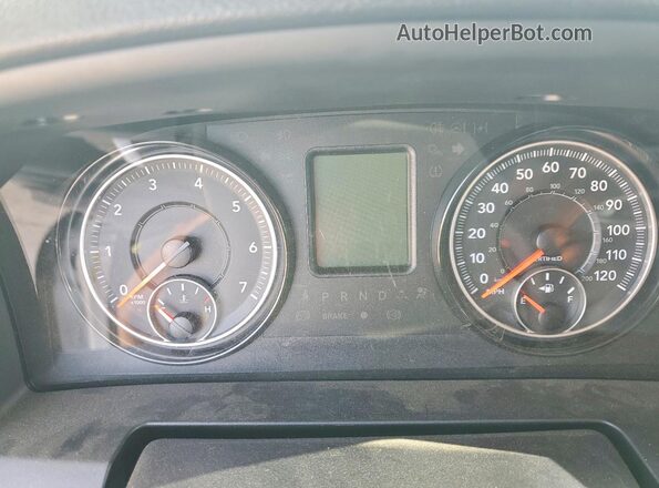 1C6RR7XTXRS185639 2024 RAM 1500 White Widok zestawu wskaźników