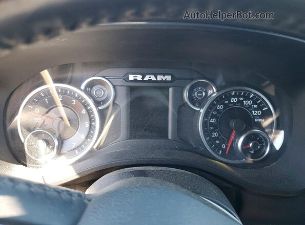 1C6RREFGXMN609143 2021 RAM 1500 White Вид щитка приладів