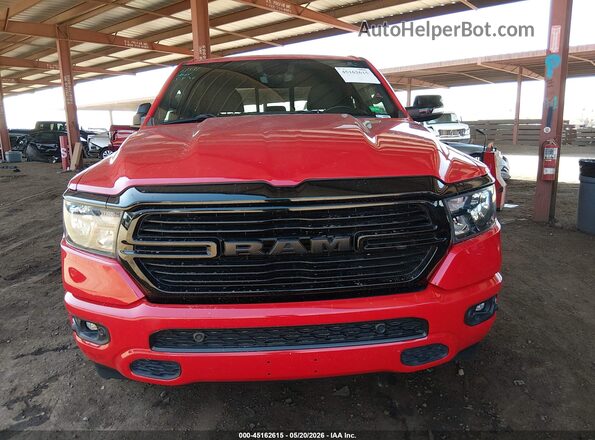 1C6RREFT6MN590068 2021 RAM 1500 Красный Вид задней части салона