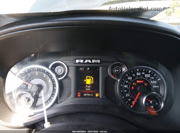 1C6RREFT7KN894197 2019 RAM 1500 Черный Вид задних сидений
