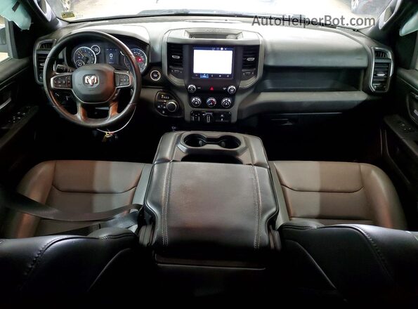 1C6RRFCG3NN438442 2022 RAM 1500 White Вид панелі приладів
