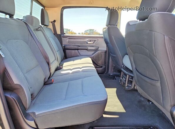 1C6RRFFG1LN115256 2020 RAM 1500 Черный Вид задних сидений