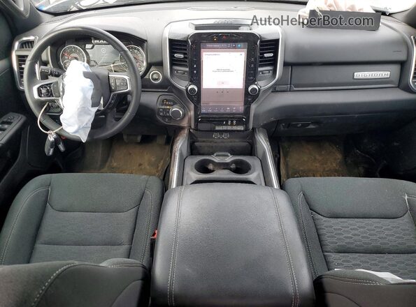 1C6RRFFG1SN503585 2025 RAM 1500 Черный Вид панели приборов
