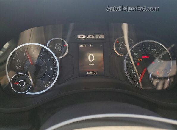 1C6RRFFGXKN646695 2019 RAM 1500 White Вид щитка приладів