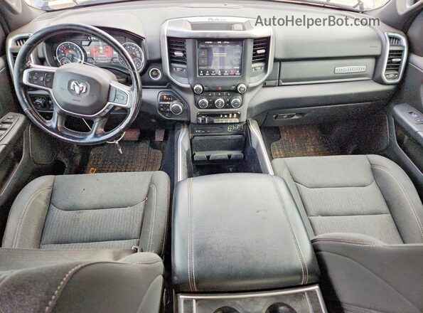 1C6SRFBT2KN764289 2019 RAM 1500 Серый Вид панели приборов