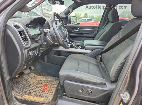 1C6SRFBT2KN764289 2019 RAM 1500 Серый Вид салона спереди