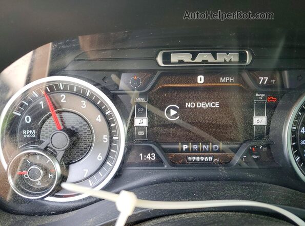 1C6SRFBT2NN109912 2022 RAM 1500 Maroon Widok zestawu wskaźników