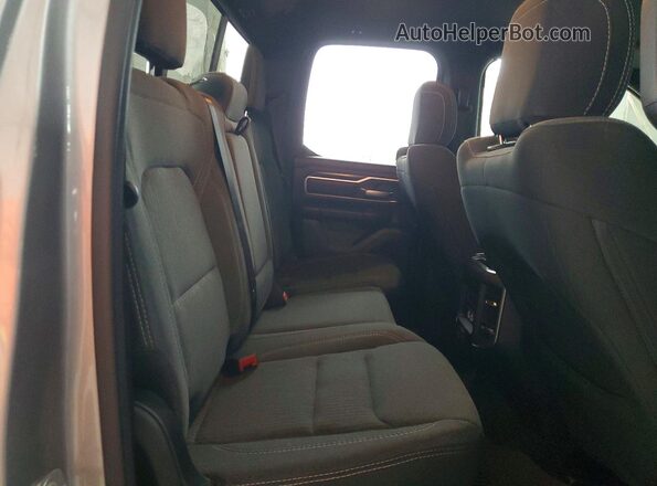 1C6SRFBT8LN290205 2020 RAM 1500 Серебряный Вид задних сидений
