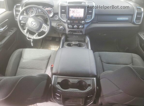 1C6SRFFP2SN683855 2025 RAM 1500 Black Vista del salpicadero