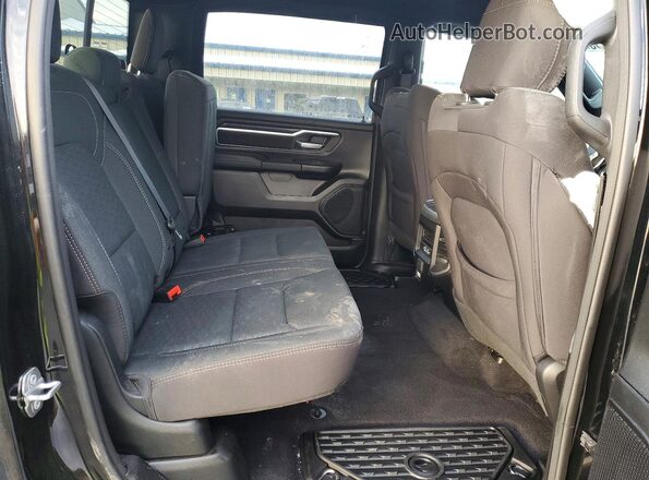 1C6SRFFP6SN607605 2025 RAM 1500 Черный Вид задних сидений